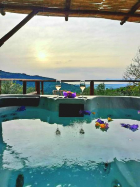 Private Villa with Hot Tub & Pool